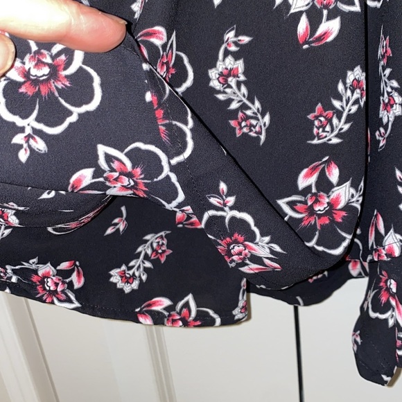 Express Floral Romper 6 - Picture 5 of 9